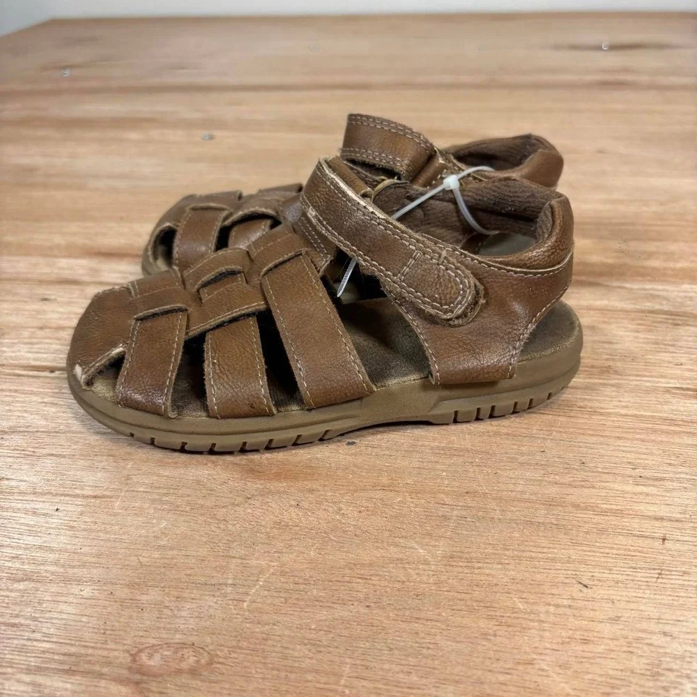The Childrens Place Boys Brown Fisherman Sandals Hook Loop Straps Size 9/10